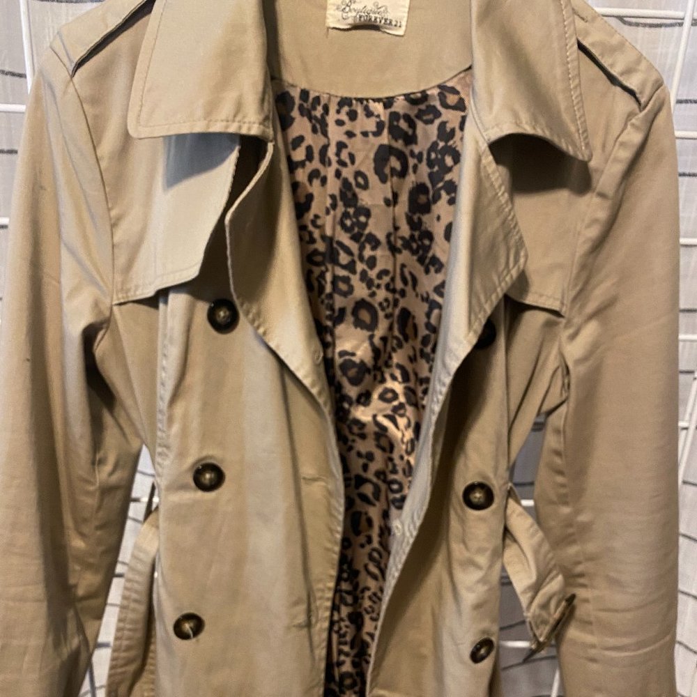 Double Breasted Forver 21 Lined Trenchcoat - Medium - Picture 5 of 6